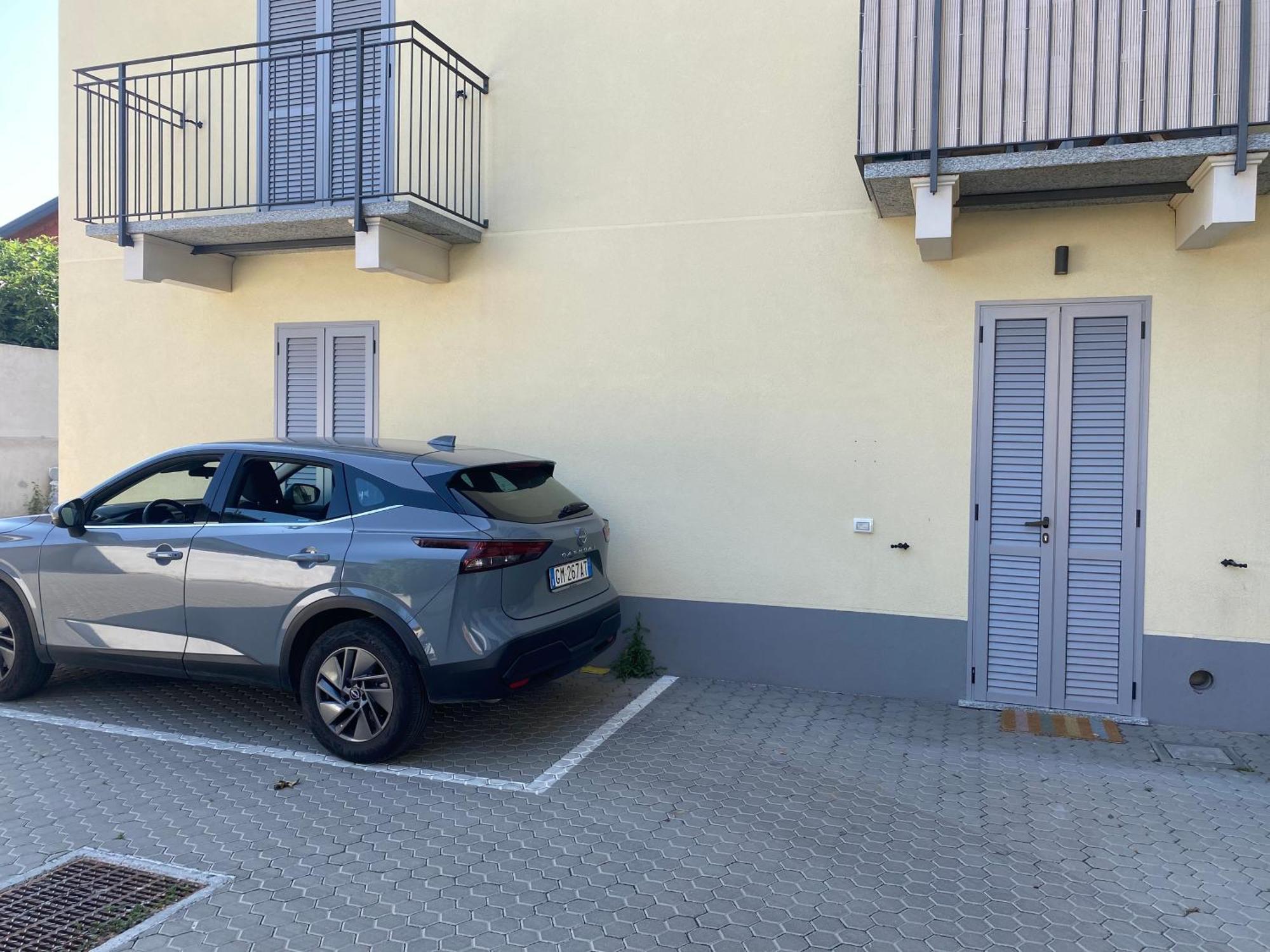 Lora Apartment,Free Private Parking, Self Check In,1 Como Buitenkant foto